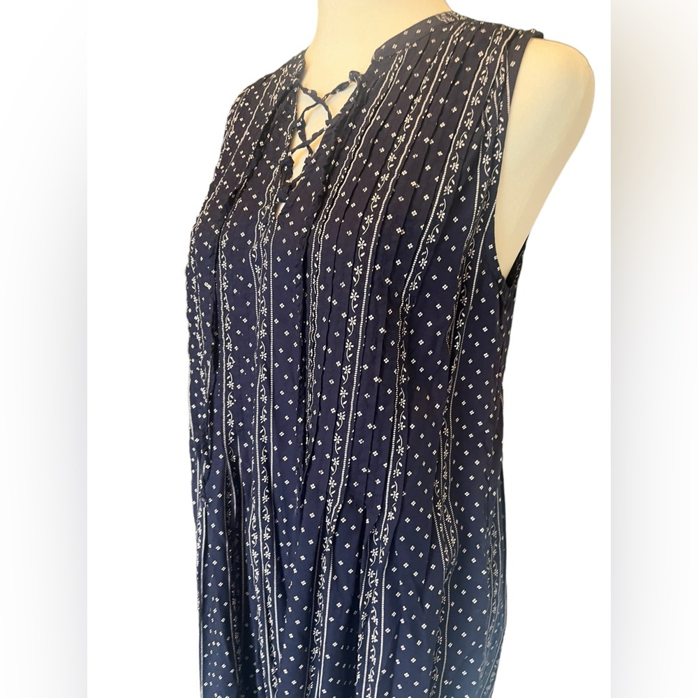 Old Navy Pintuck Swing Dress - Navy Blue and White Size 6 - Picture 5 of 12